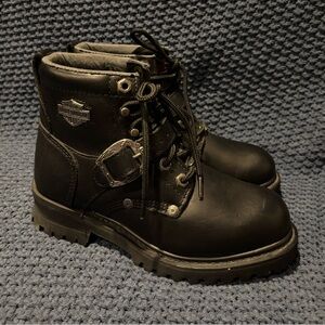 Women’s Harley Davidson black moto boots size 6.